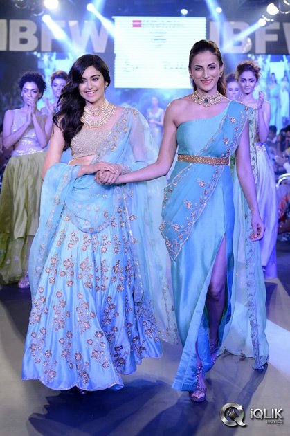 Adah-Sharma-Ramp-Walk-at-Gionee-IBFW